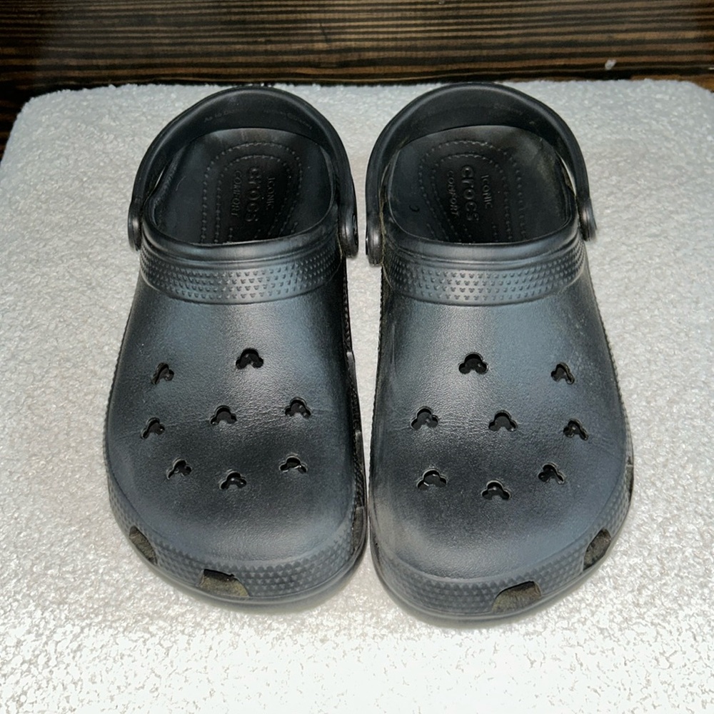 Disney Mickey Crocs Men’s Size 9